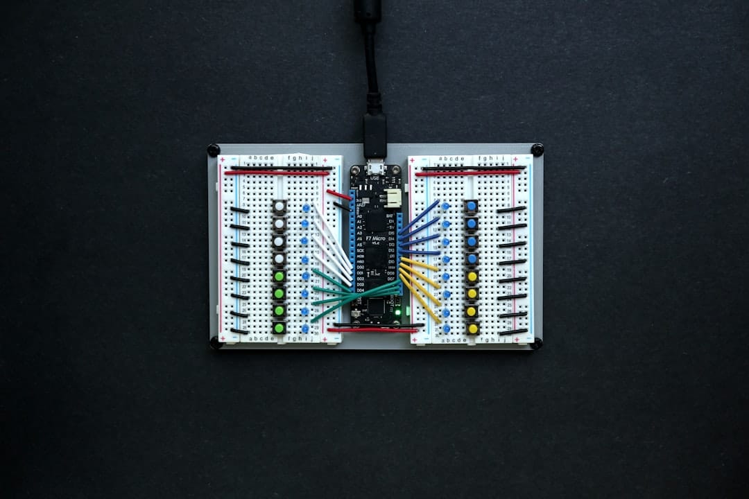 Close-up of a futuristic circuit board with glowing pathways converging on a central processor, symbolizing how AI synthesizes information into a single answer.